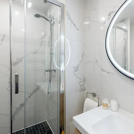 Amazing - Location Near The Metro, Modern Amenities And Style Appartement Paris