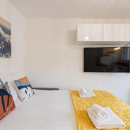 Amazing - Location Near The Metro, Modern Amenities And Style Appartement *