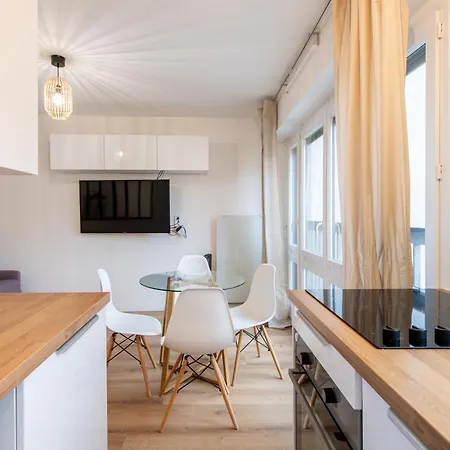 Amazing - Location Near The Metro, Modern Amenities And Style Apartment Paris