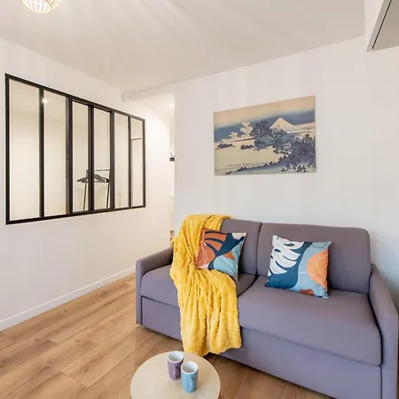 Amazing - Location Near The Metro, Modern Amenities And Style *