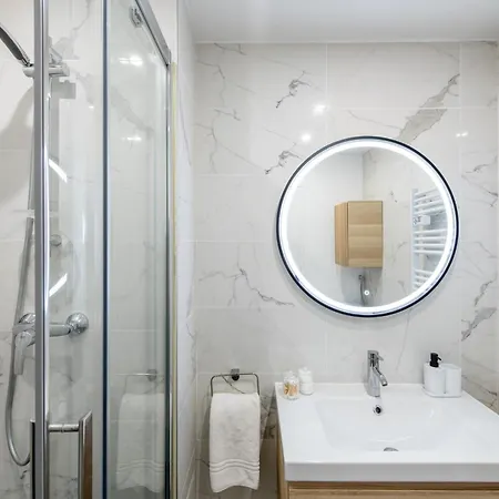 Amazing - Location Near The Metro, Modern Amenities And Style Apartment